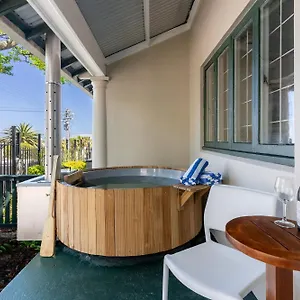  Gasthof Stone - Camps Bay Village